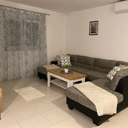 Kuca Za Odmor Nika Holiday home *